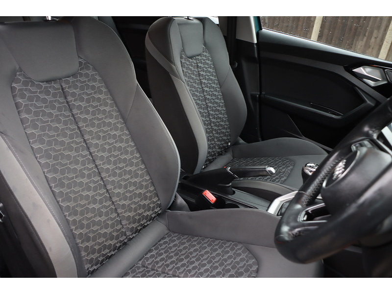 Audi 1.0 TFSI 25 SPORT SPORTBACK 5DR PETROL MANUAL SAT NAV BLUETOOTH DAB STEREO APPLE CARPLAY PARKING AIDS JUST 2 OWNERS ONLY 50000 MILES FSH 5 SERVICES 72-74 Mitcham Road