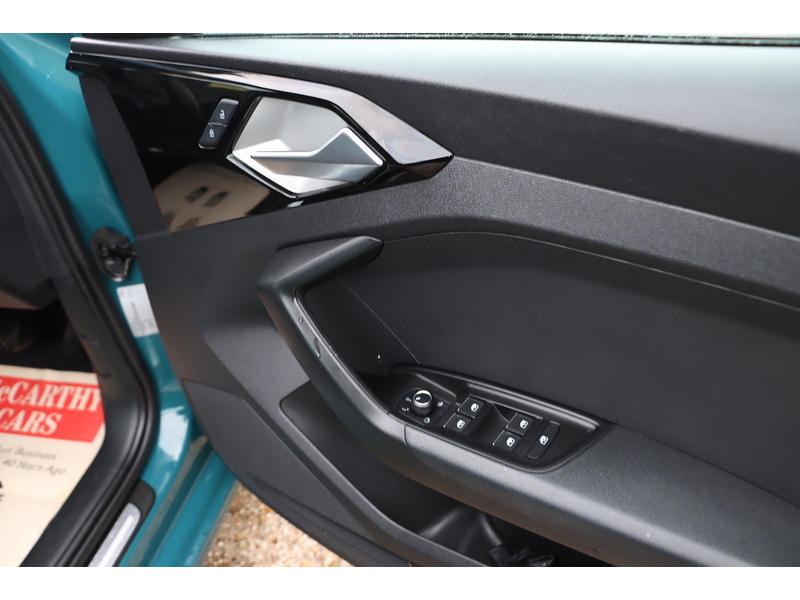 Audi 1.0 TFSI 25 SPORT SPORTBACK 5DR PETROL MANUAL SAT NAV BLUETOOTH DAB STEREO APPLE CARPLAY PARKING AIDS JUST 2 OWNERS ONLY 50000 MILES FSH 5 SERVICES 72-74 Mitcham Road