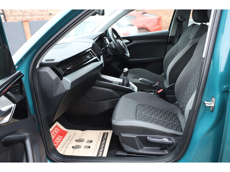 Audi 1.0 TFSI 25 SPORT SPORTBACK 5DR PETROL MANUAL SAT NAV BLUETOOTH DAB STEREO APPLE CARPLAY PARKING AIDS JUST 2 OWNERS ONLY 50000 MILES FSH 5 SERVICES 72-74 Mitcham Road