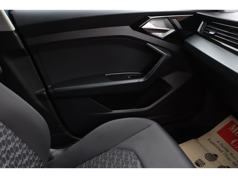 Audi 1.0 TFSI 25 SPORT SPORTBACK 5DR PETROL MANUAL SAT NAV BLUETOOTH DAB STEREO APPLE CARPLAY PARKING AIDS JUST 2 OWNERS ONLY 50000 MILES FSH 5 SERVICES 72-74 Mitcham Road