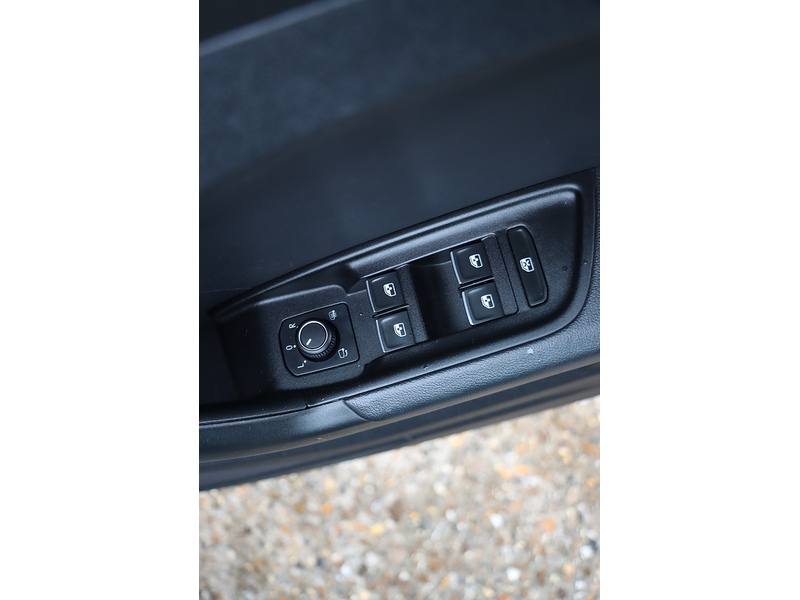 Audi 1.0 TFSI 25 SPORT SPORTBACK 5DR PETROL MANUAL SAT NAV BLUETOOTH DAB STEREO APPLE CARPLAY PARKING AIDS JUST 2 OWNERS ONLY 50000 MILES FSH 5 SERVICES 72-74 Mitcham Road