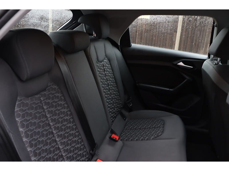 Audi 1.0 TFSI 25 SPORT SPORTBACK 5DR PETROL MANUAL SAT NAV BLUETOOTH DAB STEREO APPLE CARPLAY PARKING AIDS JUST 2 OWNERS ONLY 50000 MILES FSH 5 SERVICES 72-74 Mitcham Road