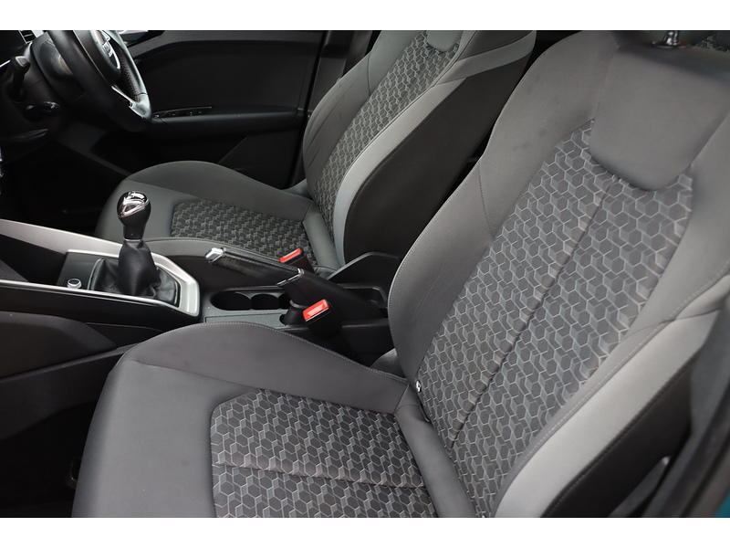 Audi 1.0 TFSI 25 SPORT SPORTBACK 5DR PETROL MANUAL SAT NAV BLUETOOTH DAB STEREO APPLE CARPLAY PARKING AIDS JUST 2 OWNERS ONLY 50000 MILES FSH 5 SERVICES 72-74 Mitcham Road