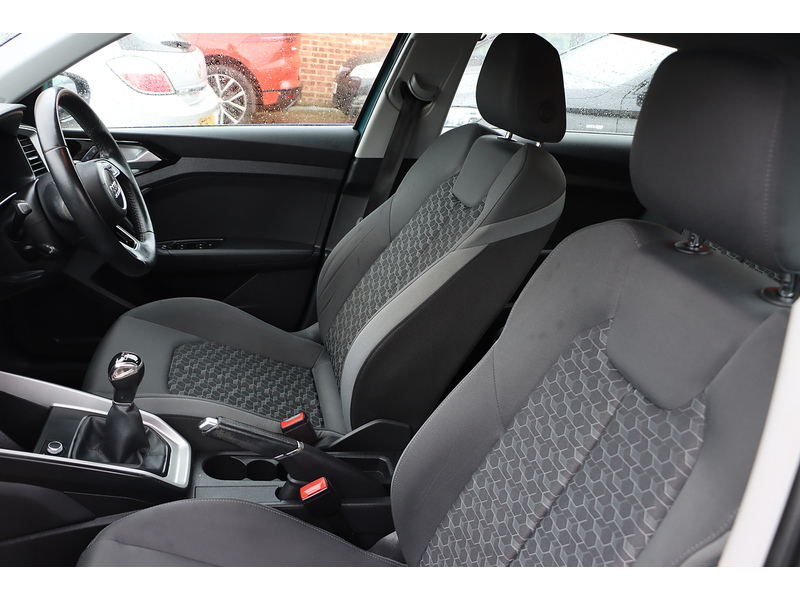 Audi 1.0 TFSI 25 SPORT SPORTBACK 5DR PETROL MANUAL SAT NAV BLUETOOTH DAB STEREO APPLE CARPLAY PARKING AIDS JUST 2 OWNERS ONLY 50000 MILES FSH 5 SERVICES 72-74 Mitcham Road