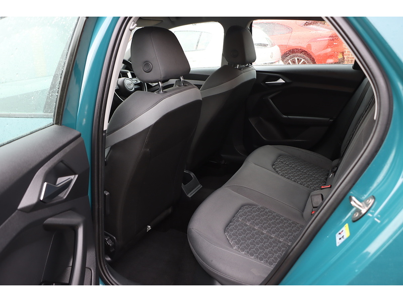 Audi 1.0 TFSI 25 SPORT SPORTBACK 5DR PETROL MANUAL SAT NAV BLUETOOTH DAB STEREO APPLE CARPLAY PARKING AIDS JUST 2 OWNERS ONLY 50000 MILES FSH 5 SERVICES 72-74 Mitcham Road