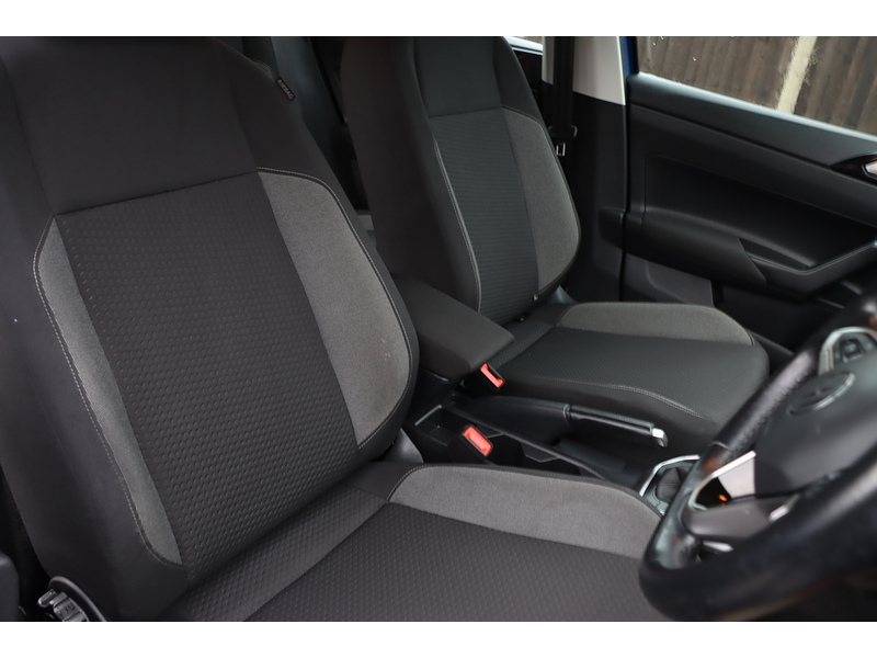 Volkswagen 1.0 TSI LIFE HATCHBACK 5DR PETROL DSG AUTO SATNAV BLUETOOTH DAB STEREO APPLE CARPLAY PARKING AIDS 1 OWNER FROM NEW ONLY 37000 MILES FSH NO ULEZ CHARGE 72-74 Mitcham Road