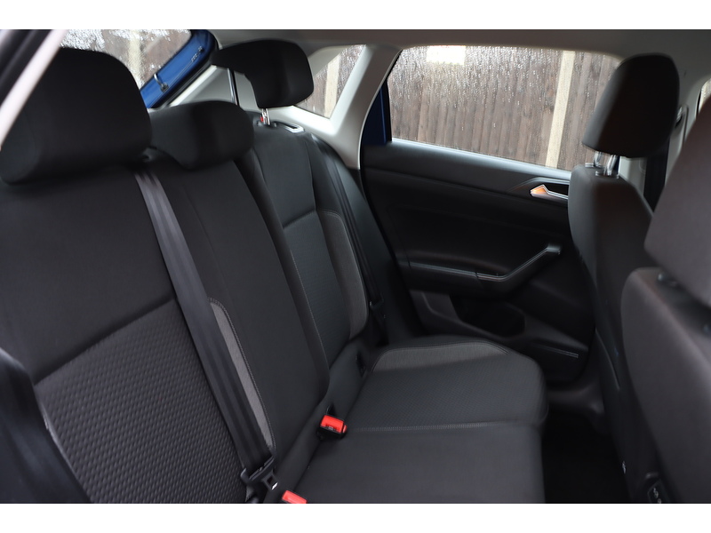 Volkswagen 1.0 TSI LIFE HATCHBACK 5DR PETROL DSG AUTO SATNAV BLUETOOTH DAB STEREO APPLE CARPLAY PARKING AIDS 1 OWNER FROM NEW ONLY 37000 MILES FSH NO ULEZ CHARGE 72-74 Mitcham Road