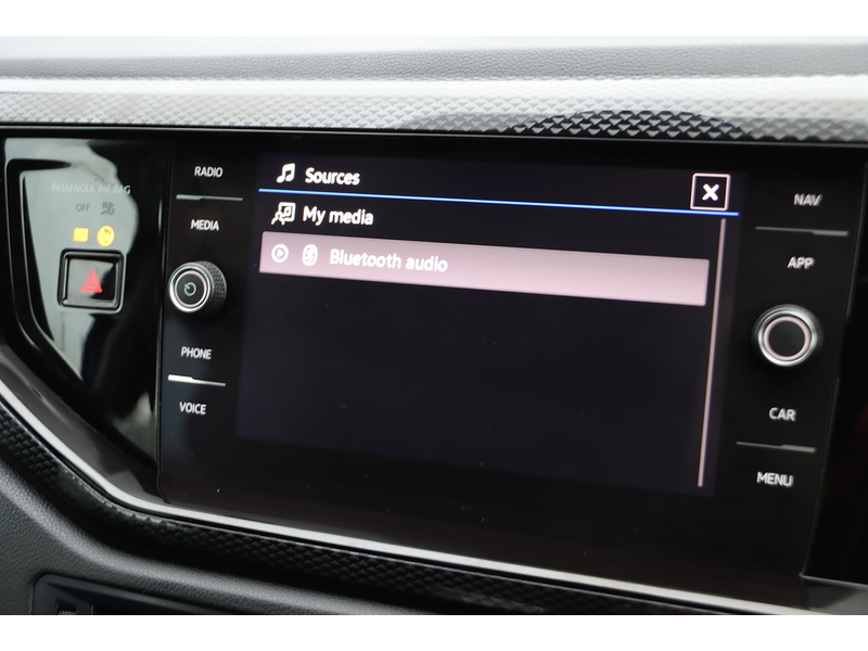 Volkswagen 1.0 TSI LIFE HATCHBACK 5DR PETROL DSG AUTO SATNAV BLUETOOTH DAB STEREO APPLE CARPLAY PARKING AIDS 1 OWNER FROM NEW ONLY 37000 MILES FSH NO ULEZ CHARGE 72-74 Mitcham Road