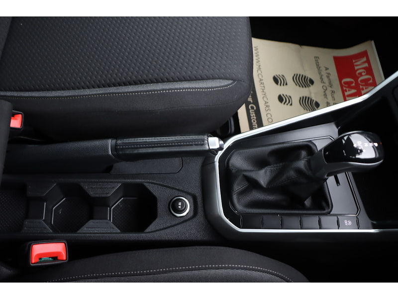 Volkswagen 1.0 TSI LIFE HATCHBACK 5DR PETROL DSG AUTO SATNAV BLUETOOTH DAB STEREO APPLE CARPLAY PARKING AIDS 1 OWNER FROM NEW ONLY 37000 MILES FSH NO ULEZ CHARGE 72-74 Mitcham Road