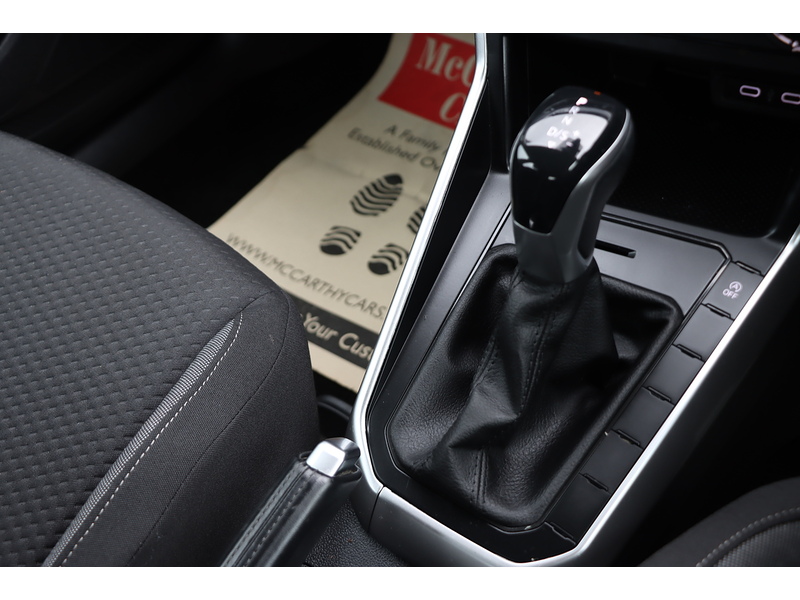 Volkswagen 1.0 TSI LIFE HATCHBACK 5DR PETROL DSG AUTO SATNAV BLUETOOTH DAB STEREO APPLE CARPLAY PARKING AIDS 1 OWNER FROM NEW ONLY 37000 MILES FSH NO ULEZ CHARGE 72-74 Mitcham Road