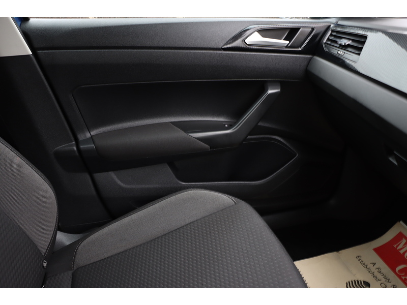 Volkswagen 1.0 TSI LIFE HATCHBACK 5DR PETROL DSG AUTO SATNAV BLUETOOTH DAB STEREO APPLE CARPLAY PARKING AIDS 1 OWNER FROM NEW ONLY 37000 MILES FSH NO ULEZ CHARGE 72-74 Mitcham Road