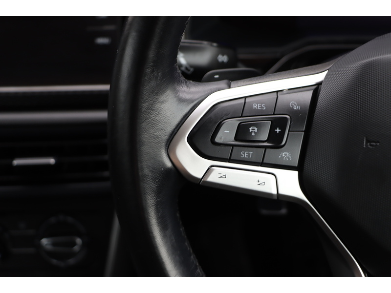 Volkswagen 1.0 TSI LIFE HATCHBACK 5DR PETROL DSG AUTO SATNAV BLUETOOTH DAB STEREO APPLE CARPLAY PARKING AIDS 1 OWNER FROM NEW ONLY 37000 MILES FSH NO ULEZ CHARGE 72-74 Mitcham Road