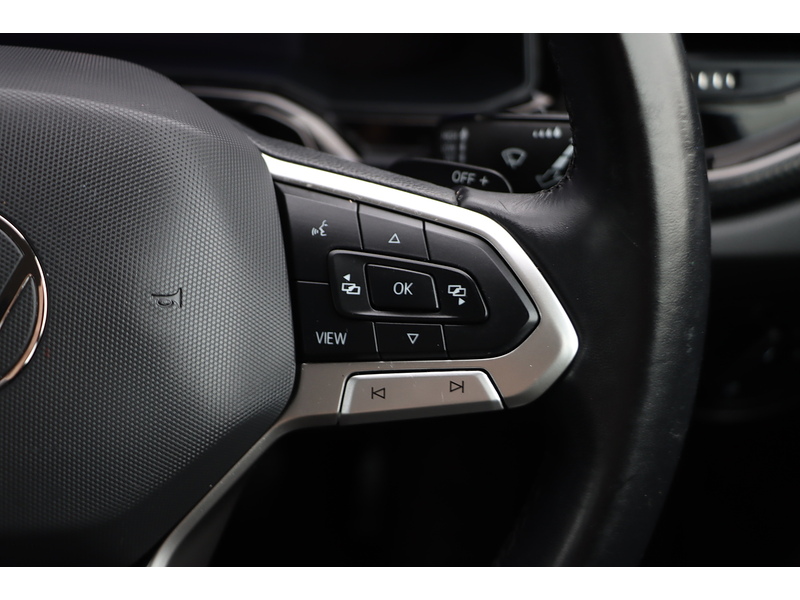 Volkswagen 1.0 TSI LIFE HATCHBACK 5DR PETROL DSG AUTO SATNAV BLUETOOTH DAB STEREO APPLE CARPLAY PARKING AIDS 1 OWNER FROM NEW ONLY 37000 MILES FSH NO ULEZ CHARGE 72-74 Mitcham Road