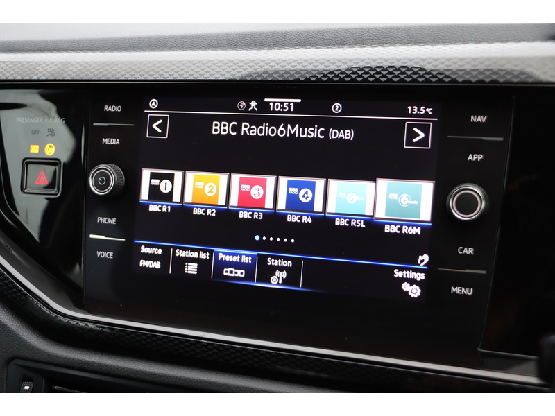 Volkswagen 1.0 TSI LIFE HATCHBACK 5DR PETROL DSG AUTO SATNAV BLUETOOTH DAB STEREO APPLE CARPLAY PARKING AIDS 1 OWNER FROM NEW ONLY 37000 MILES FSH NO ULEZ CHARGE 72-74 Mitcham Road