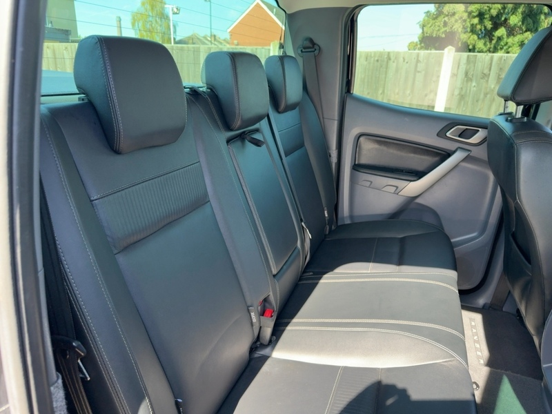 Ford 2.2 TDCI LIMITED 1 PICKUP DOUBLE CAB 4DR DIESEL 4WD AUTO HEATED SEATS SAT NAV BLUETOOTH DAB STEREO APPLE CARPLAY PARKING AIDS 2 OWNERS 59000 MILES FSH 72-74 Mitcham Road