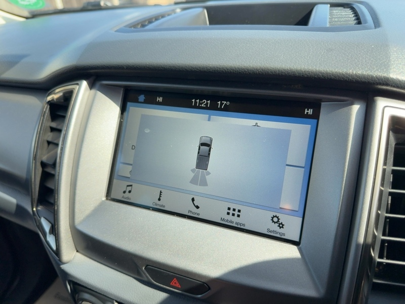 Ford 2.2 TDCI LIMITED 1 PICKUP DOUBLE CAB 4DR DIESEL 4WD AUTO HEATED SEATS SAT NAV BLUETOOTH DAB STEREO APPLE CARPLAY PARKING AIDS 2 OWNERS 59000 MILES FSH 72-74 Mitcham Road