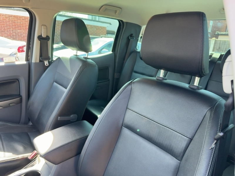 Ford 2.2 TDCI LIMITED 1 PICKUP DOUBLE CAB 4DR DIESEL 4WD AUTO HEATED SEATS SAT NAV BLUETOOTH DAB STEREO APPLE CARPLAY PARKING AIDS 2 OWNERS 59000 MILES FSH 72-74 Mitcham Road