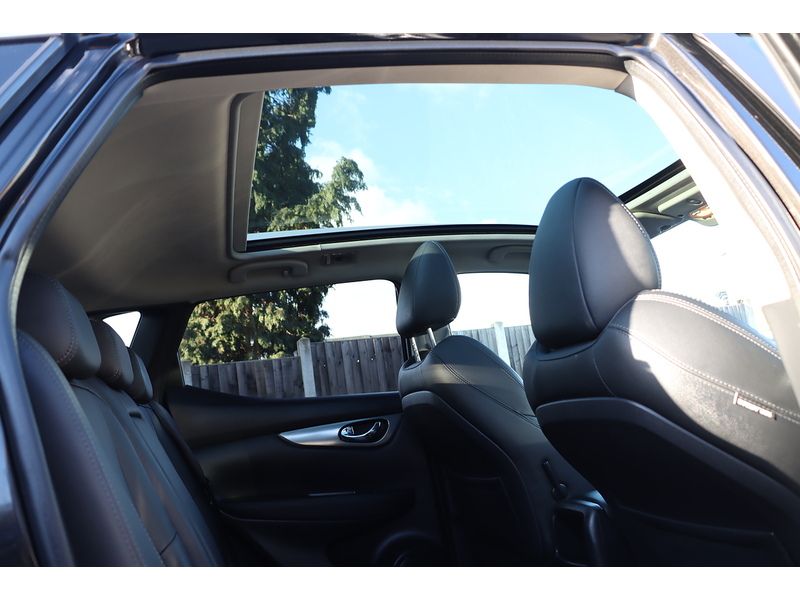 Nissan 1.3 DIG-T TEKNA SUV 5DR PETROL MANUAL PAN ROOF HEATED SEATS SAT NAV BLUETOOTH DAB STEREO APPLE CARPLAY REAR CAMERA PARKING AIDS ONLY 44000 MILES FSH 72-74 Mitcham Road