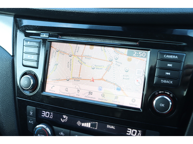 Nissan 1.3 DIG-T TEKNA SUV 5DR PETROL MANUAL PAN ROOF HEATED SEATS SAT NAV BLUETOOTH DAB STEREO APPLE CARPLAY REAR CAMERA PARKING AIDS ONLY 44000 MILES FSH 72-74 Mitcham Road