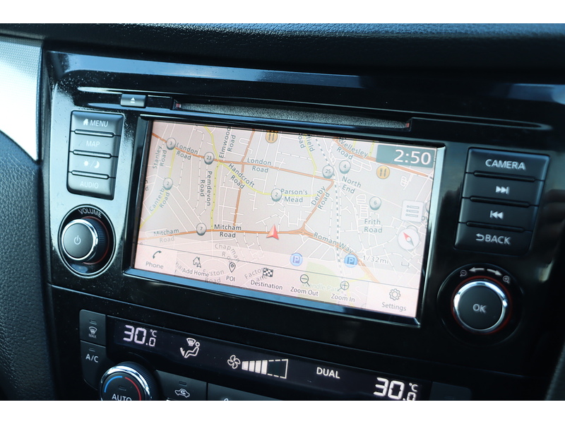 Nissan 1.3 DIG-T TEKNA SUV 5DR PETROL MANUAL PAN ROOF HEATED SEATS SAT NAV BLUETOOTH DAB STEREO APPLE CARPLAY REAR CAMERA PARKING AIDS ONLY 44000 MILES FSH 72-74 Mitcham Road