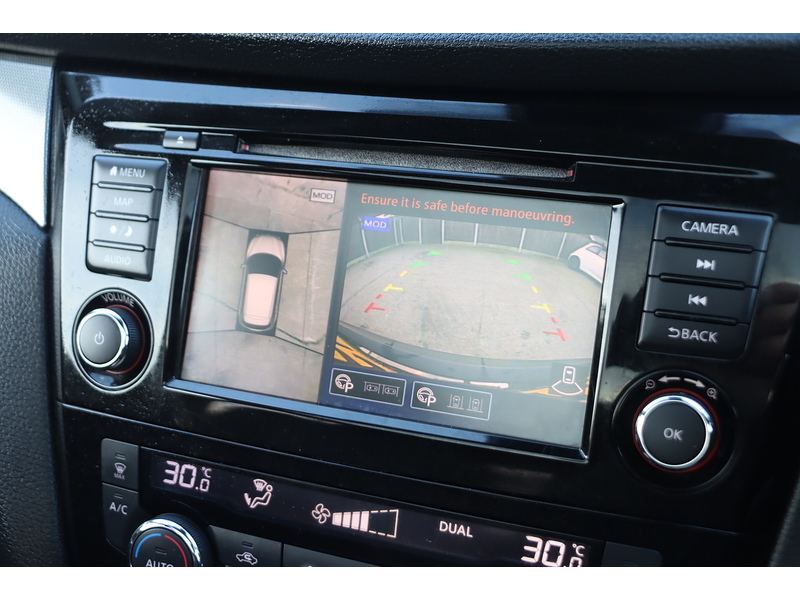 Nissan 1.3 DIG-T TEKNA SUV 5DR PETROL MANUAL PAN ROOF HEATED SEATS SAT NAV BLUETOOTH DAB STEREO APPLE CARPLAY REAR CAMERA PARKING AIDS ONLY 44000 MILES FSH 72-74 Mitcham Road