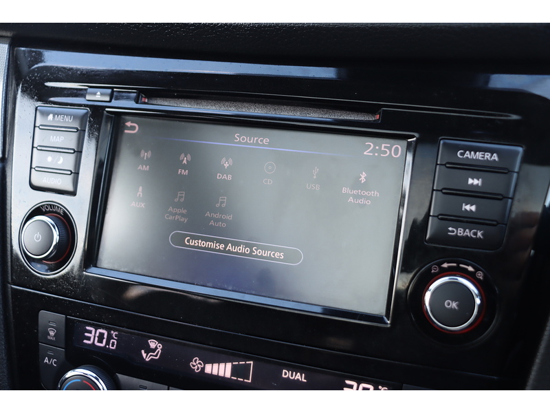 Nissan 1.3 DIG-T TEKNA SUV 5DR PETROL MANUAL PAN ROOF HEATED SEATS SAT NAV BLUETOOTH DAB STEREO APPLE CARPLAY REAR CAMERA PARKING AIDS ONLY 44000 MILES FSH 72-74 Mitcham Road