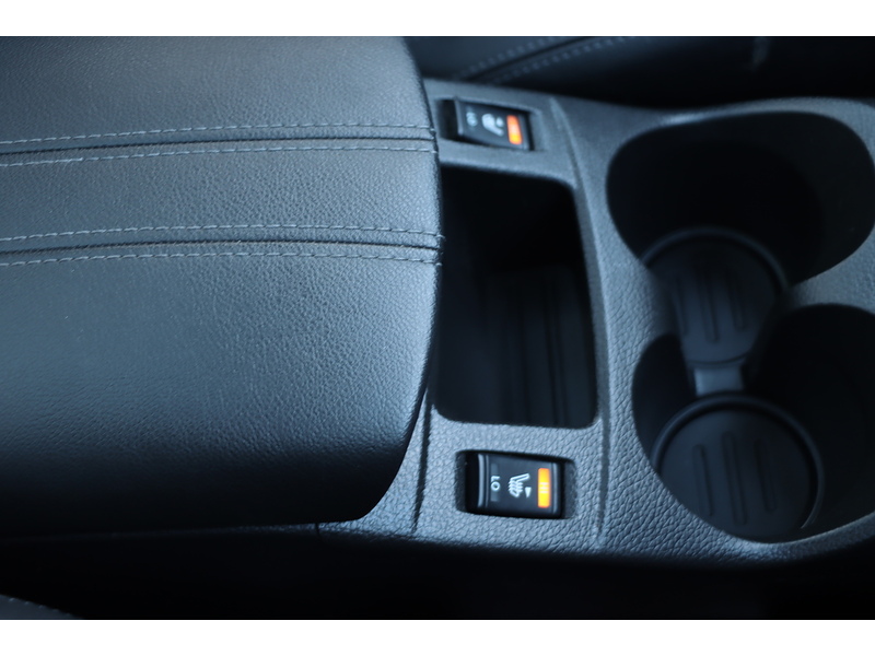 Nissan 1.3 DIG-T TEKNA SUV 5DR PETROL MANUAL PAN ROOF HEATED SEATS SAT NAV BLUETOOTH DAB STEREO APPLE CARPLAY REAR CAMERA PARKING AIDS ONLY 44000 MILES FSH 72-74 Mitcham Road