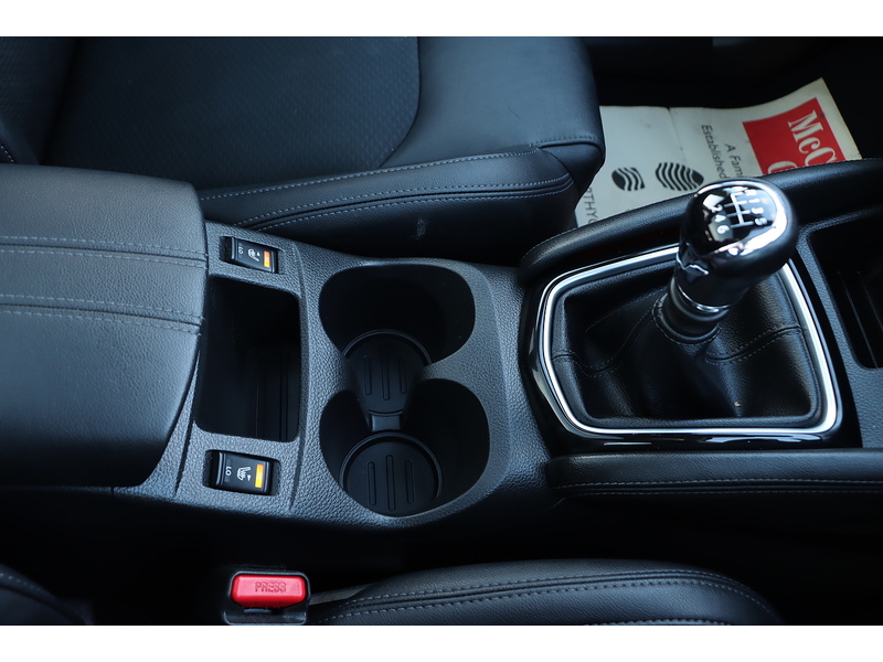 Nissan 1.3 DIG-T TEKNA SUV 5DR PETROL MANUAL PAN ROOF HEATED SEATS SAT NAV BLUETOOTH DAB STEREO APPLE CARPLAY REAR CAMERA PARKING AIDS ONLY 44000 MILES FSH 72-74 Mitcham Road