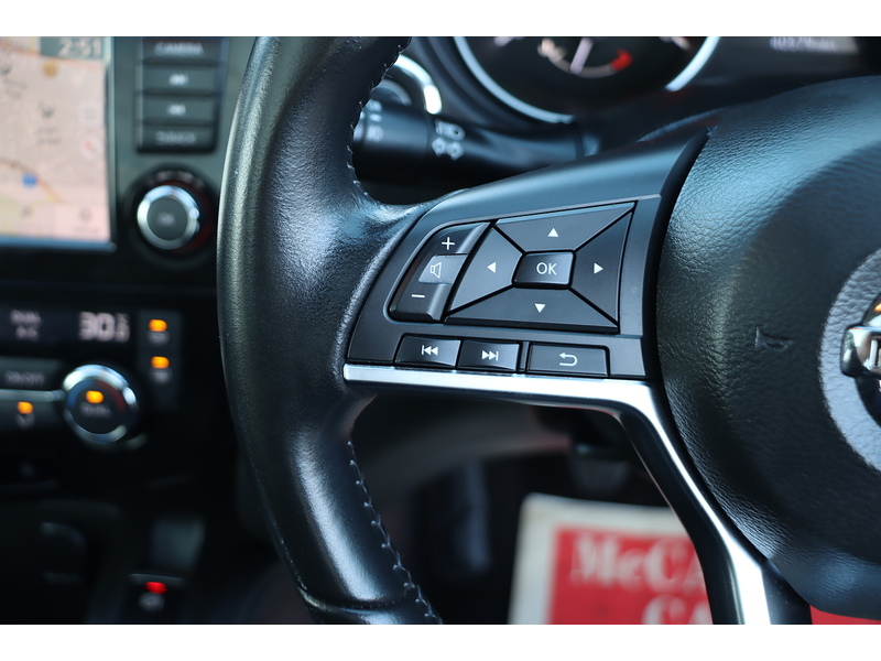 Nissan 1.3 DIG-T TEKNA SUV 5DR PETROL MANUAL PAN ROOF HEATED SEATS SAT NAV BLUETOOTH DAB STEREO APPLE CARPLAY REAR CAMERA PARKING AIDS ONLY 44000 MILES FSH 72-74 Mitcham Road