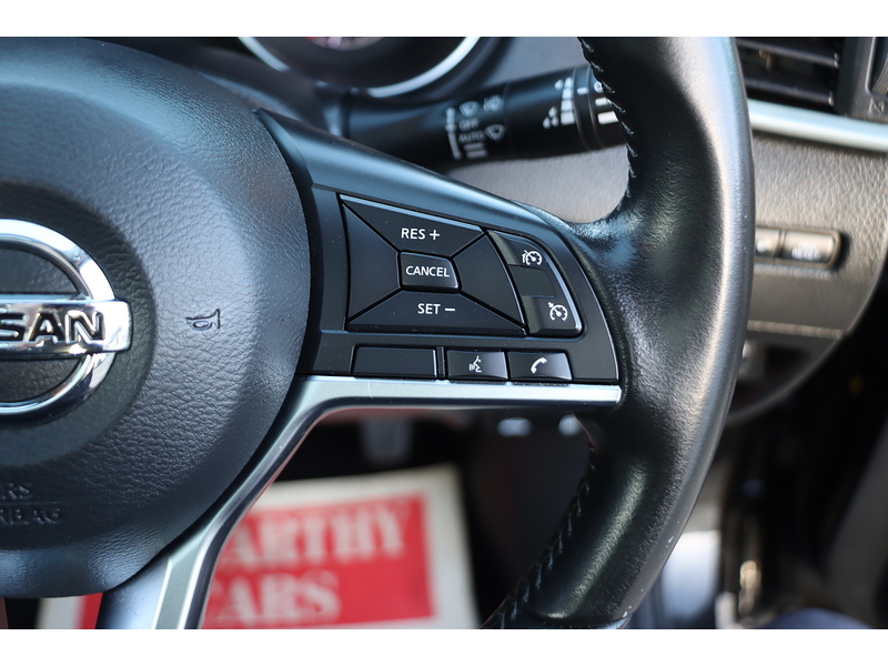 Nissan 1.3 DIG-T TEKNA SUV 5DR PETROL MANUAL PAN ROOF HEATED SEATS SAT NAV BLUETOOTH DAB STEREO APPLE CARPLAY REAR CAMERA PARKING AIDS ONLY 44000 MILES FSH 72-74 Mitcham Road