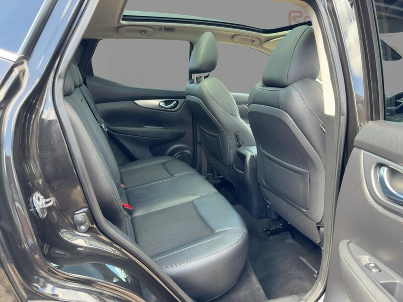 Nissan 1.3 DIG-T TEKNA SUV 5DR PETROL MANUAL PAN ROOF HEATED SEATS SAT NAV BLUETOOTH DAB STEREO APPLE CARPLAY REAR CAMERA PARKING AIDS ONLY 44000 MILES FSH 72-74 Mitcham Road