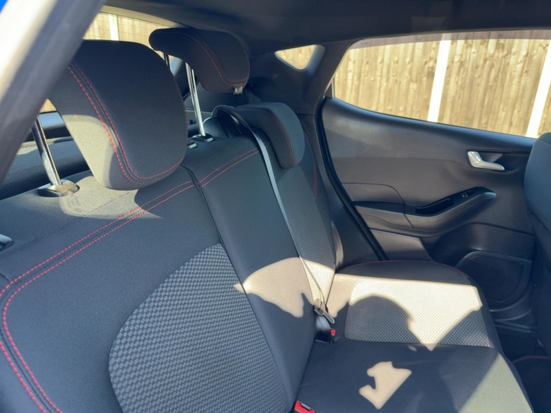 Ford 1.0T ECOBOOST ST-LINE EDITION HATCHBACK 5DR PETROL MANUAL SAT NAV BLUETOOTH DAB STEREO APPLE CARPLAY PARKING AIDS JUST 2 OWNERS ONLY 51000 MILES SH 72-74 Mitcham Road