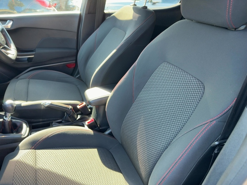 Ford 1.0T ECOBOOST ST-LINE EDITION HATCHBACK 5DR PETROL MANUAL SAT NAV BLUETOOTH DAB STEREO APPLE CARPLAY PARKING AIDS JUST 2 OWNERS ONLY 51000 MILES SH 72-74 Mitcham Road