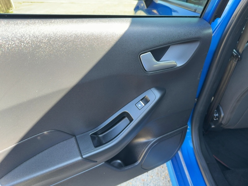 Ford 1.0T ECOBOOST ST-LINE EDITION HATCHBACK 5DR PETROL MANUAL SAT NAV BLUETOOTH DAB STEREO APPLE CARPLAY PARKING AIDS JUST 2 OWNERS ONLY 51000 MILES SH 72-74 Mitcham Road