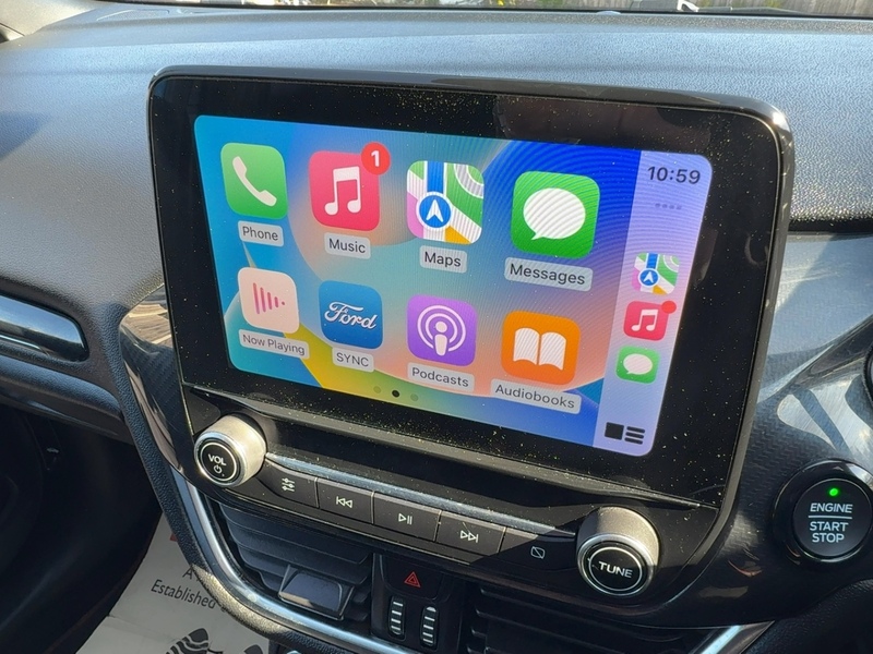 Ford 1.0T ECOBOOST ST-LINE EDITION HATCHBACK 5DR PETROL MANUAL SAT NAV BLUETOOTH DAB STEREO APPLE CARPLAY PARKING AIDS JUST 2 OWNERS ONLY 51000 MILES SH 72-74 Mitcham Road