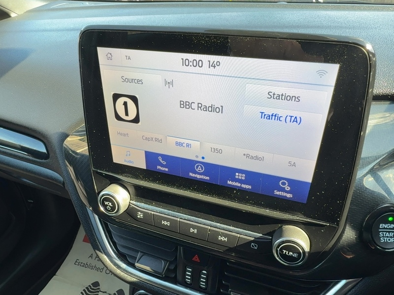 Ford 1.0T ECOBOOST ST-LINE EDITION HATCHBACK 5DR PETROL MANUAL SAT NAV BLUETOOTH DAB STEREO APPLE CARPLAY PARKING AIDS JUST 2 OWNERS ONLY 51000 MILES SH 72-74 Mitcham Road