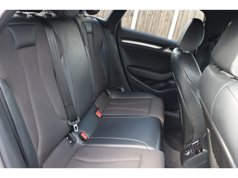 Audi 1.5 TFSI COD BLACK EDITION SPORTBACK 5DR PETROL S TRONIC AUTO SAT NAV BLUETOOTH CD PLAYER PARKING AIDS ONLY 67000 MILES FSH 6 SERVICES NO ULEZ CHARGE 72-74 Mitcham Road