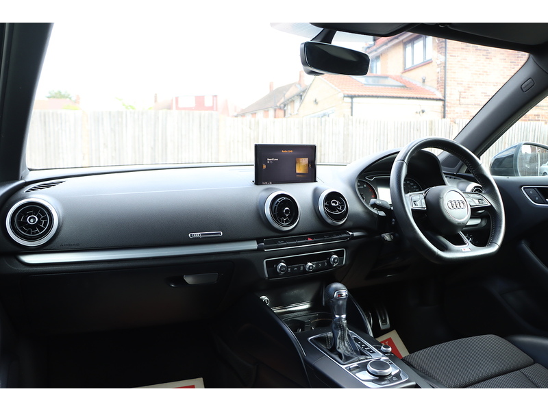 Audi 1.5 TFSI COD BLACK EDITION SPORTBACK 5DR PETROL S TRONIC AUTO SAT NAV BLUETOOTH CD PLAYER PARKING AIDS ONLY 67000 MILES FSH 6 SERVICES NO ULEZ CHARGE 72-74 Mitcham Road