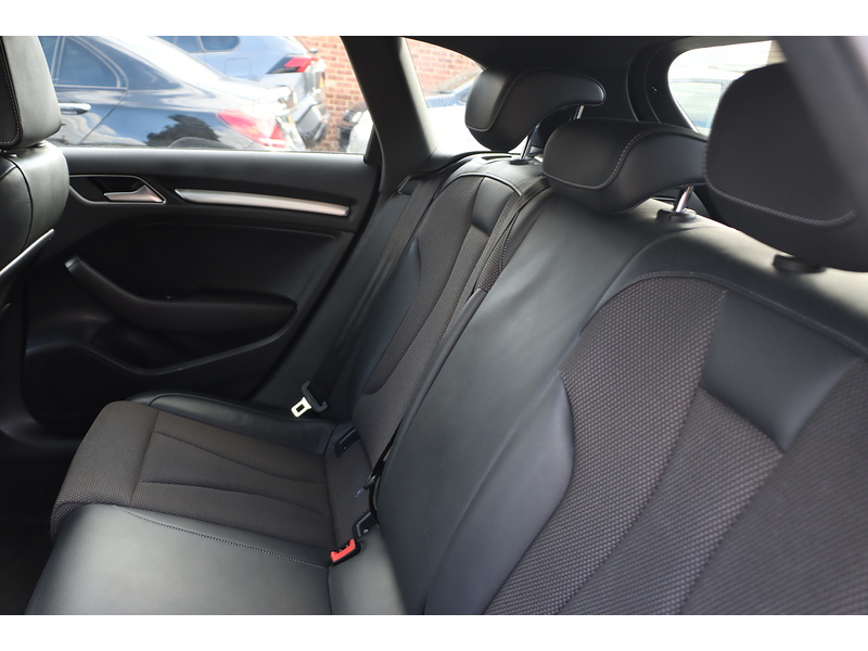 Audi 1.5 TFSI COD BLACK EDITION SPORTBACK 5DR PETROL S TRONIC AUTO SAT NAV BLUETOOTH CD PLAYER PARKING AIDS ONLY 67000 MILES FSH 6 SERVICES NO ULEZ CHARGE 72-74 Mitcham Road