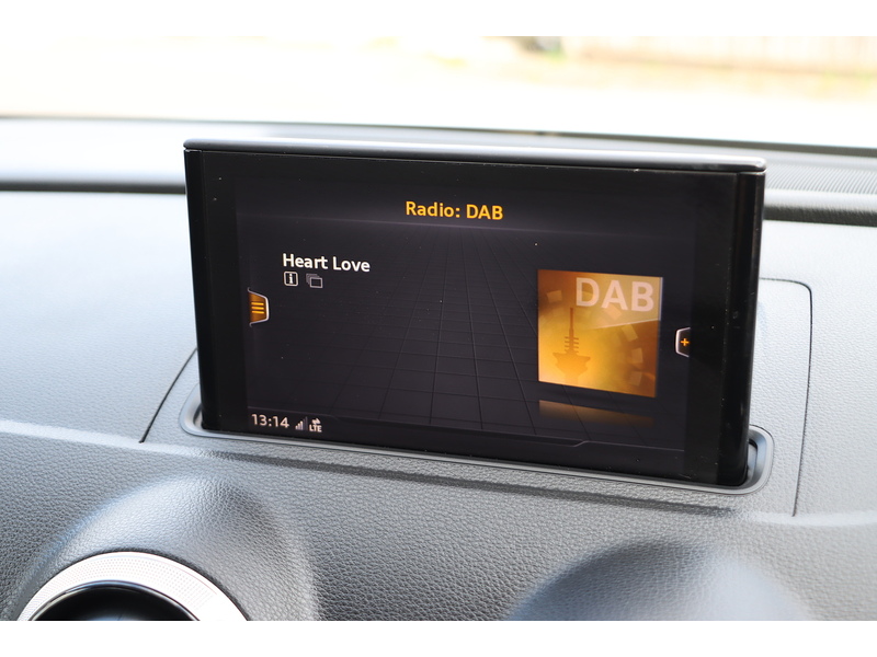 Audi 1.5 TFSI COD BLACK EDITION SPORTBACK 5DR PETROL S TRONIC AUTO SAT NAV BLUETOOTH CD PLAYER PARKING AIDS ONLY 67000 MILES FSH 6 SERVICES NO ULEZ CHARGE 72-74 Mitcham Road