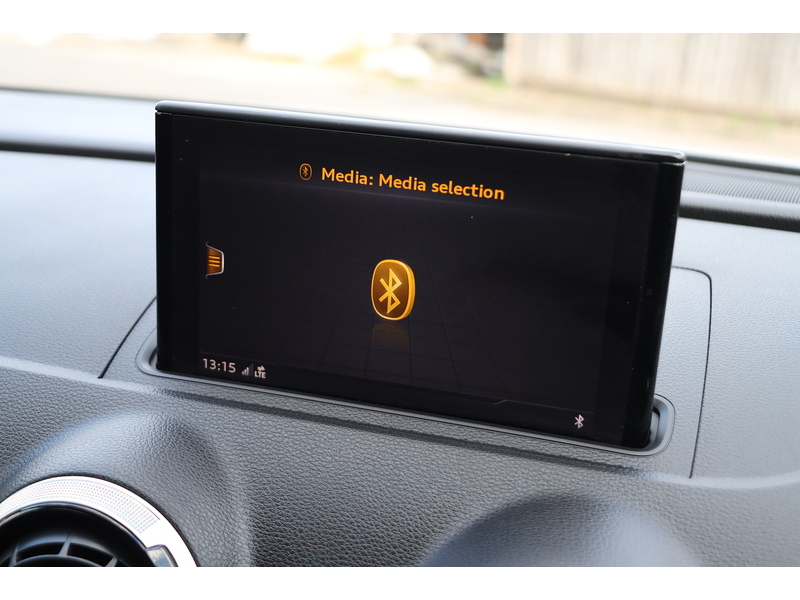 Audi 1.5 TFSI COD BLACK EDITION SPORTBACK 5DR PETROL S TRONIC AUTO SAT NAV BLUETOOTH CD PLAYER PARKING AIDS ONLY 67000 MILES FSH 6 SERVICES NO ULEZ CHARGE 72-74 Mitcham Road