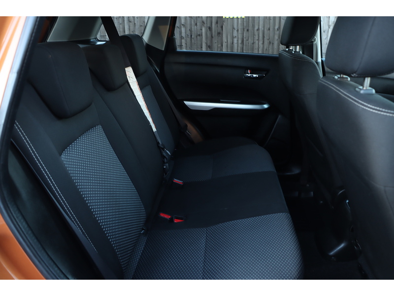 Suzuki 1.6 SZ-T SUV 5DR PETROL AUTO SAT NAV BLUETOOTH DAB STEREO APPLE CARPLAY REAR CAMERA JUST 2 OWNERS SAME OWNER FOR 4 YEARS 79000 MILES SH NO ULEZ CHARGE 72-74 Mitcham Road