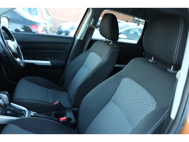 Suzuki 1.6 SZ-T SUV 5DR PETROL AUTO SAT NAV BLUETOOTH DAB STEREO APPLE CARPLAY REAR CAMERA JUST 2 OWNERS SAME OWNER FOR 4 YEARS 79000 MILES SH NO ULEZ CHARGE 72-74 Mitcham Road