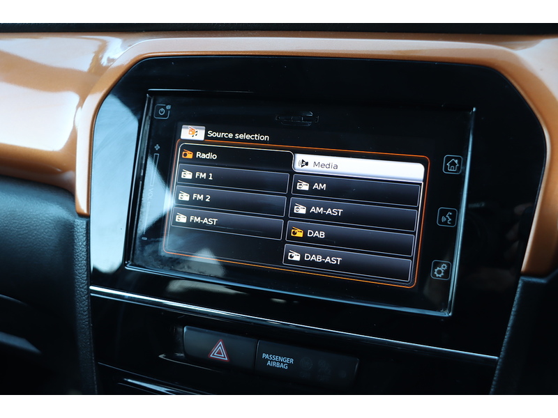 Suzuki 1.6 SZ-T SUV 5DR PETROL AUTO SAT NAV BLUETOOTH DAB STEREO APPLE CARPLAY REAR CAMERA JUST 2 OWNERS SAME OWNER FOR 4 YEARS 79000 MILES SH NO ULEZ CHARGE 72-74 Mitcham Road