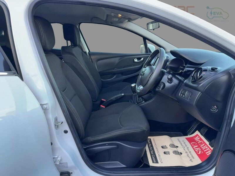 Renault 0.9 TCE ICONIC HATCHBACK 5DR PETROL MANUAL SAT NAV BLUETOOTH DAB STEREO APPLE CARPLAY PARKING AIDS 2 OWNERS 27000 MILES FSH 4 SERVICES NO ULEZ CHARGE 72-74 Mitcham Road