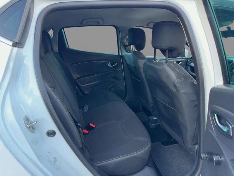 Renault 0.9 TCE ICONIC HATCHBACK 5DR PETROL MANUAL SAT NAV BLUETOOTH DAB STEREO APPLE CARPLAY PARKING AIDS 2 OWNERS 27000 MILES FSH 4 SERVICES NO ULEZ CHARGE 72-74 Mitcham Road