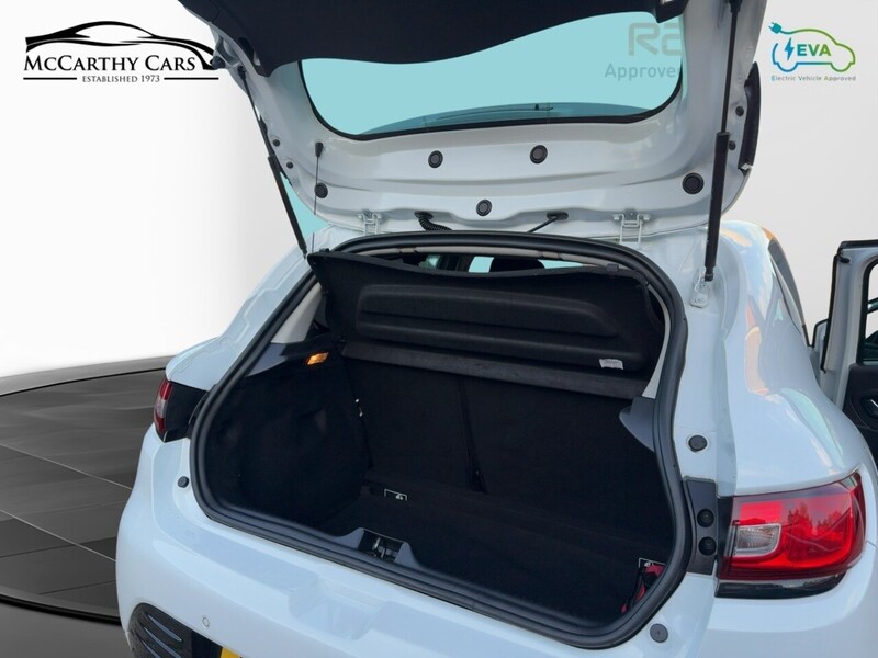 Renault 0.9 TCE ICONIC HATCHBACK 5DR PETROL MANUAL SAT NAV BLUETOOTH DAB STEREO APPLE CARPLAY PARKING AIDS 2 OWNERS 27000 MILES FSH 4 SERVICES NO ULEZ CHARGE 72-74 Mitcham Road