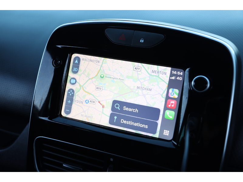 Renault 0.9 TCE ICONIC HATCHBACK 5DR PETROL MANUAL SAT NAV BLUETOOTH DAB STEREO APPLE CARPLAY PARKING AIDS 2 OWNERS 27000 MILES FSH 4 SERVICES NO ULEZ CHARGE 72-74 Mitcham Road