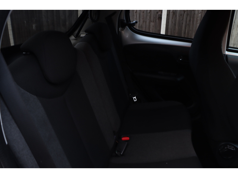 Citroen 1.0 VTi Flair Hatchback 5dr Petrol ETG5 Euro 5 (Euro 5) (68 ps) 72-74 Mitcham Road