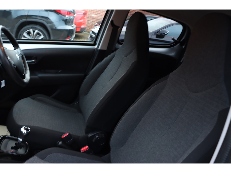 Citroen 1.0 VTi Flair Hatchback 5dr Petrol ETG5 Euro 5 (Euro 5) (68 ps) 72-74 Mitcham Road